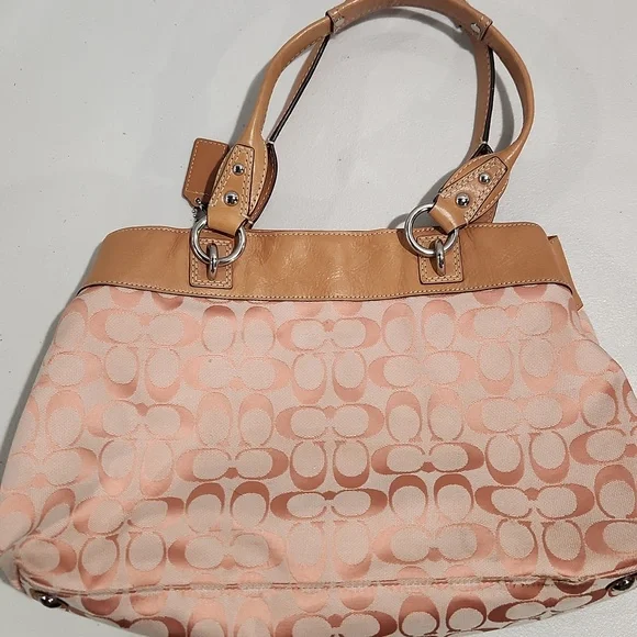 Coach - Picture 2 of 15